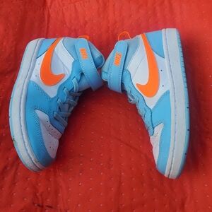 Nike Kids' Court Borough 2 Mid Sneakers